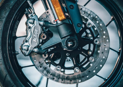 462238 MY23 KTM 790 DUKE Details Parts Front Brake Static EU Global 25 - BTA Magazine