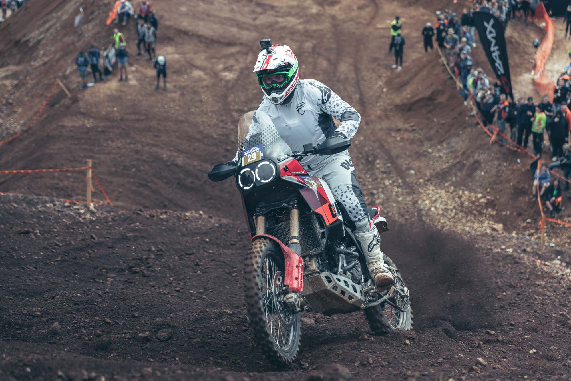 La Ducati DesertX: Revelando una Potencia