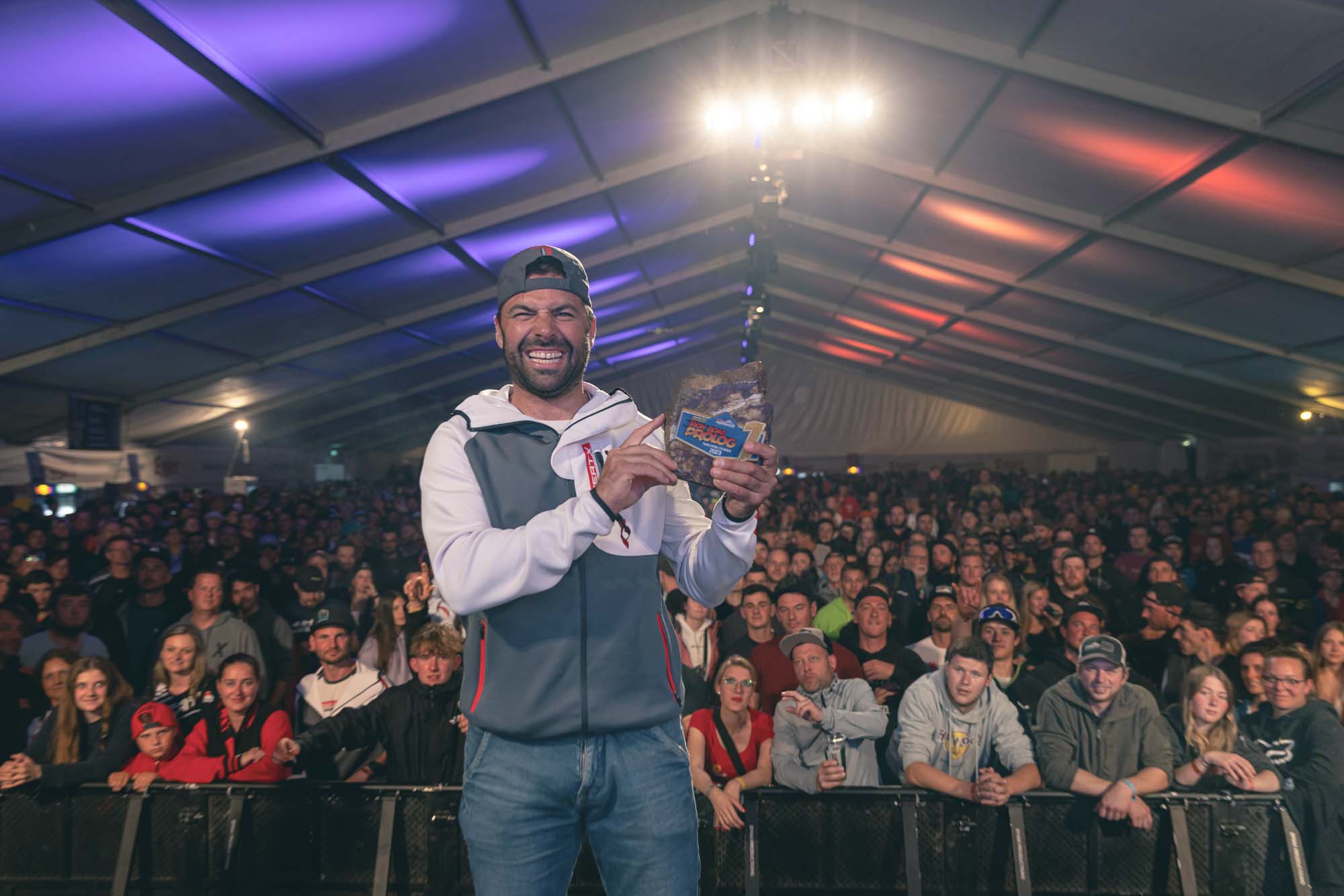 La DesertX pilotada por Antoine Meo (múltiple campeón mundial y europeo de Enduro)