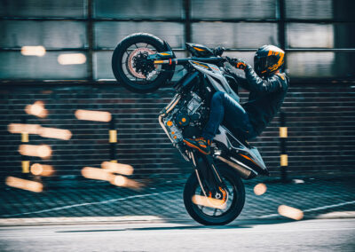 462231 MY23 KTM 790 DUKE Action EU Global - BTA Magazine