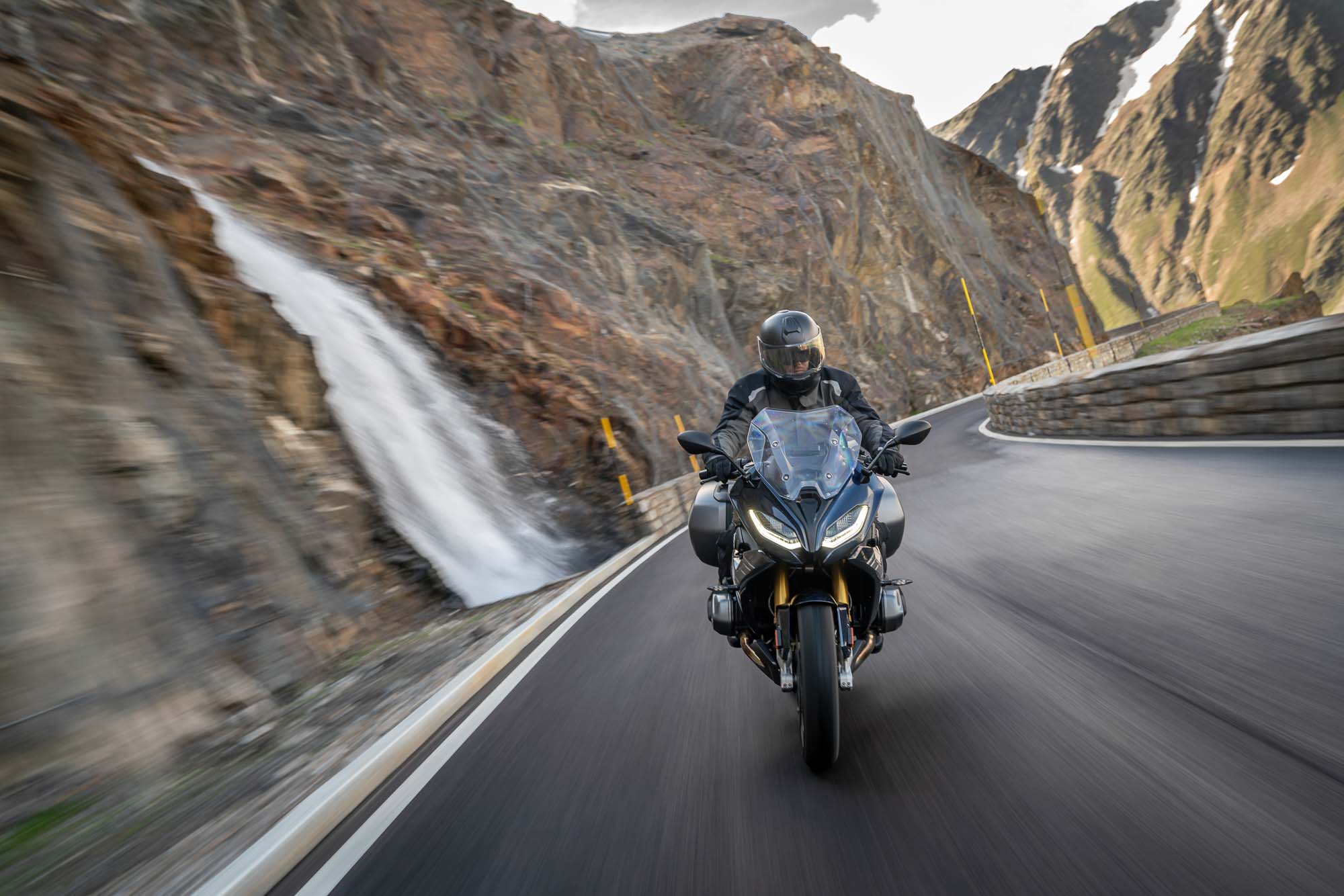 Nueva BMW R 1250 RS: La Aventura Asfáltica Redefinida