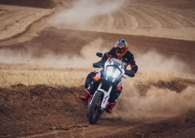 488975 MY23 KTM 1290 SUPER ADVENTURE R Action CAT B EU Global - BTA Magazine