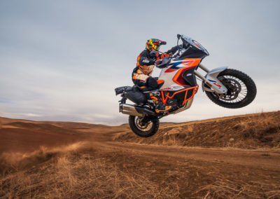 488981 MY23 KTM 1290 SUPER ADVENTURE R Action CAT B EU Global - BTA Magazine
