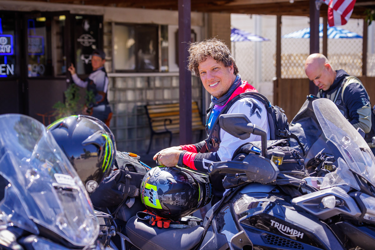 Parada de Ricky Carmichael en el camino