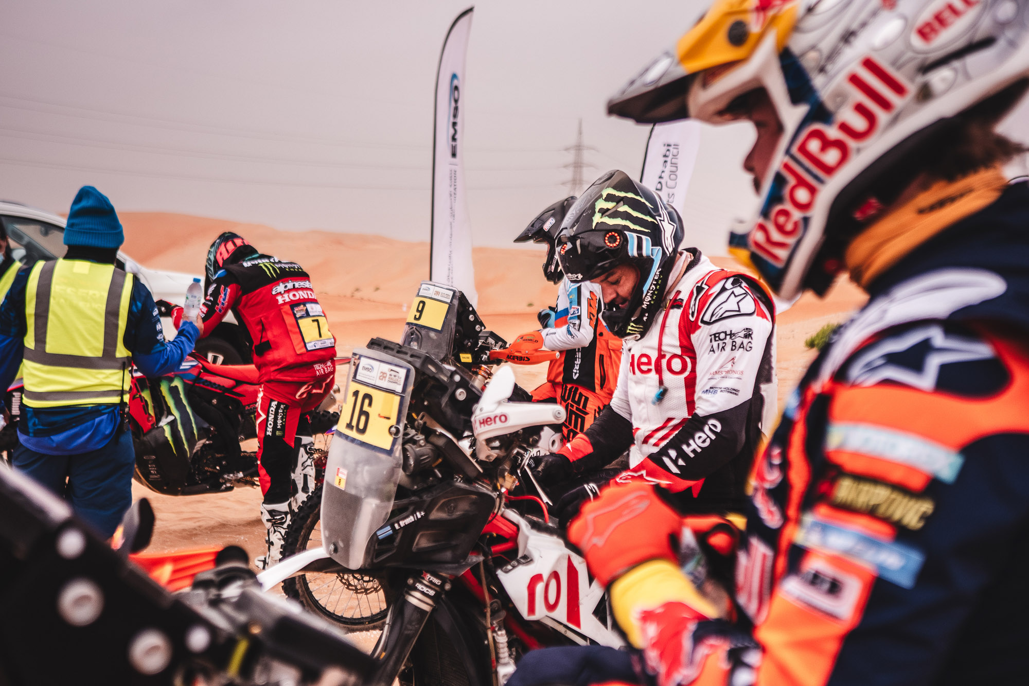 BRANCH Ross (bwa), Hero Motorsports Team Rally, Hero 450 Rally, FIM W2RC, portrait during the Stage 3 of the 2023 Abu Dhabi Desert Challenge, 2nd round of the 2023 W2RC season, on March 1, 2023 around Qasr Al Sarab in the Liwa Desert, Abu Dhabi