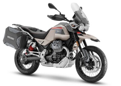 01 Moto Guzzi V85 TT Travel Bronzo Deserto 2 - BTA Magazine