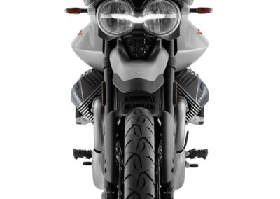 08 Moto Guzzi V85 Strada Grigio Brera 8 - BTA Magazine