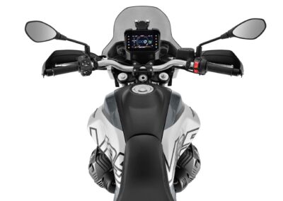 18 Moto Guzzi V85 TT Grigio Tambora 1 - BTA Magazine