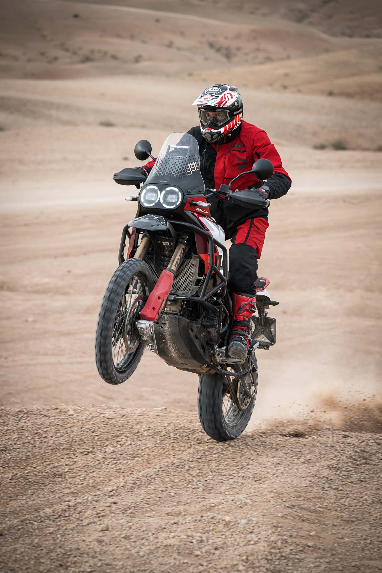 MY24 DUCATI DESERTXRALLY ACTION 102 UC592848 High 54 - BTA Magazine