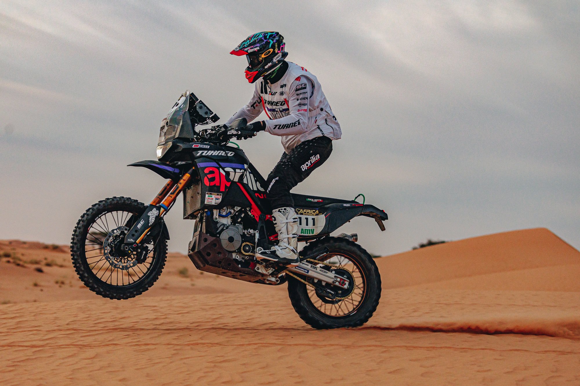 La Aprilia Tuareg Triunfa en la Africa Eco Race: ¡Mira el Impresionante Documental Online!
