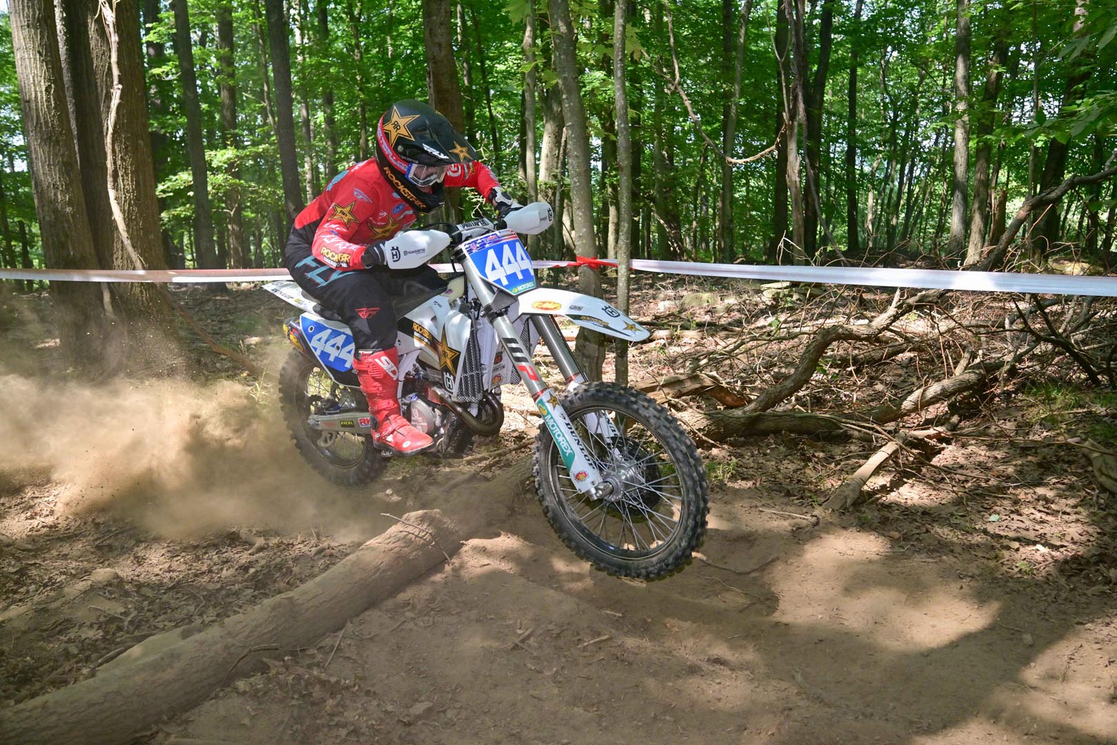 Ryder LeBlond de Rockstar Energy Husqvarna Factory Racing asegura el tercer puesto general en la Serie U.S. Hard Enduro 2024