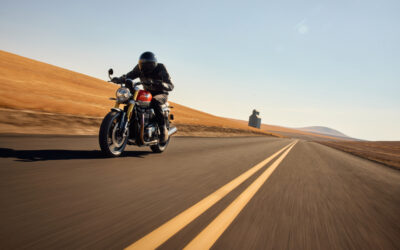 Las Nuevas Triumph Speed Twin 1200 y RS 2025: Prepárate para el Asfalto