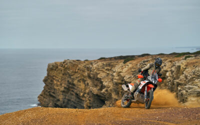 KTM 890 ADVENTURE R 2025: La Aventura Definitiva al Descubierto
