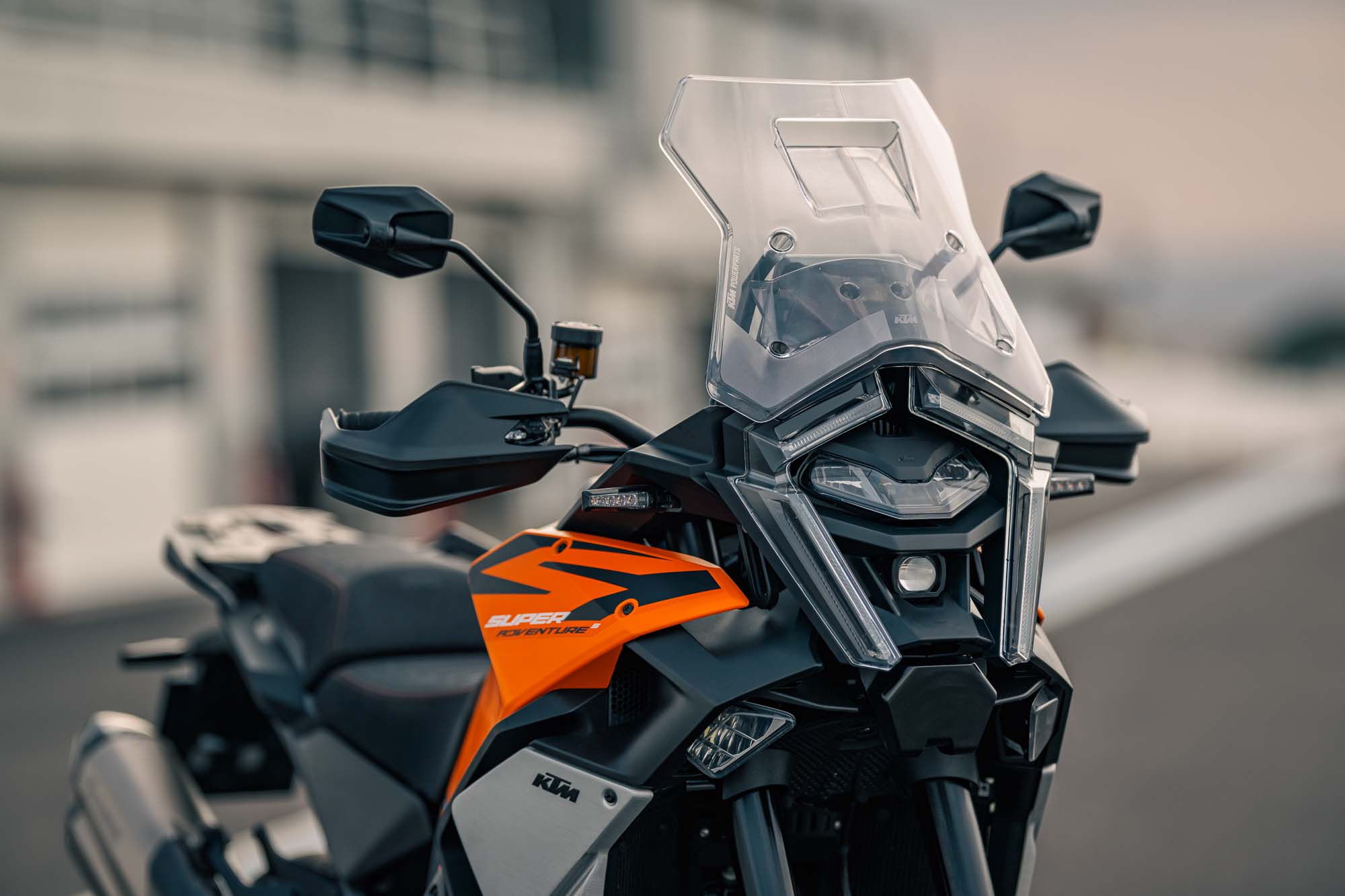 641947 MY25 KTM 1390 SUPER ADVENTURE S S EVO ORANGE KTM 1390 SUPER ADVENTURE range 1 - BTA Magazine