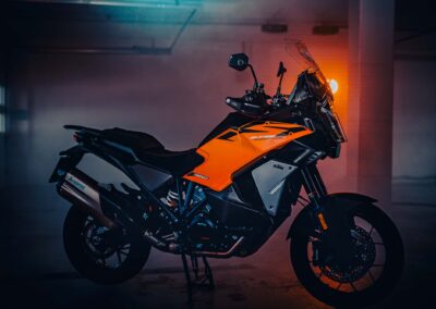 641985 MY25 KTM 1390 SUPER ADVENTURE S S EVO ORANGE 02 STATIC IMAGES KTM 1390 SUPER ADVENTURE range STATIC 2 - BTA Magazine