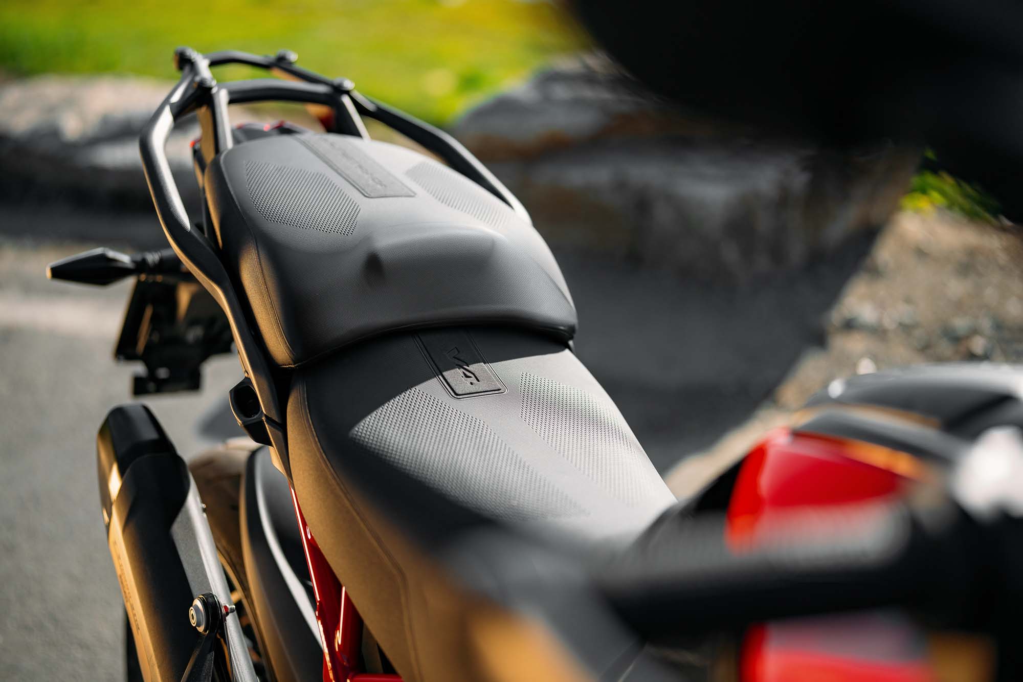 MY25 DUCATI MULTISTRADA V4 PIKES PEAK DYN ONLOCATION 41 UC692804 High 12 - BTA Magazine