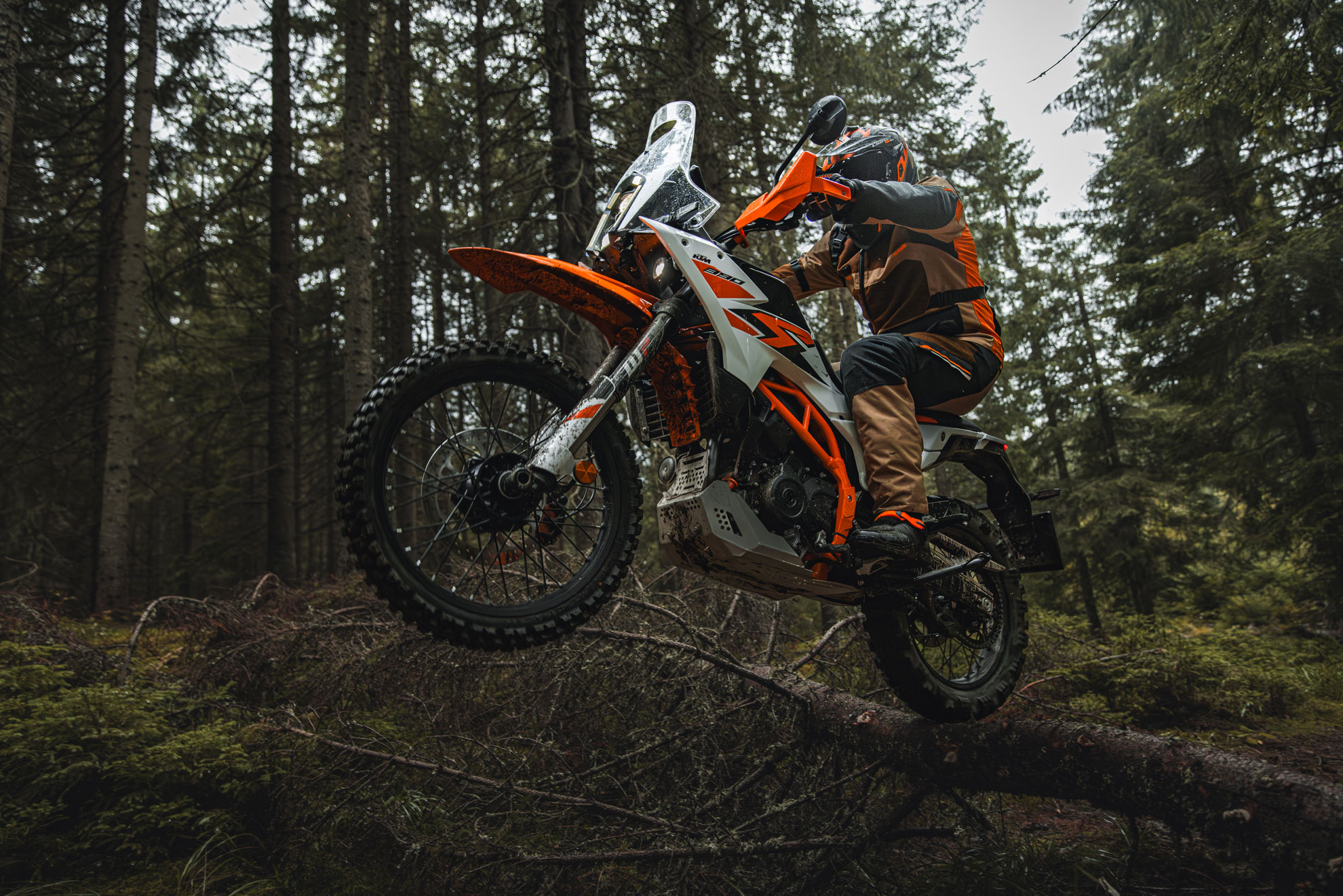 Lanzamiento de las 2025 KTM 390 Adventure R & X