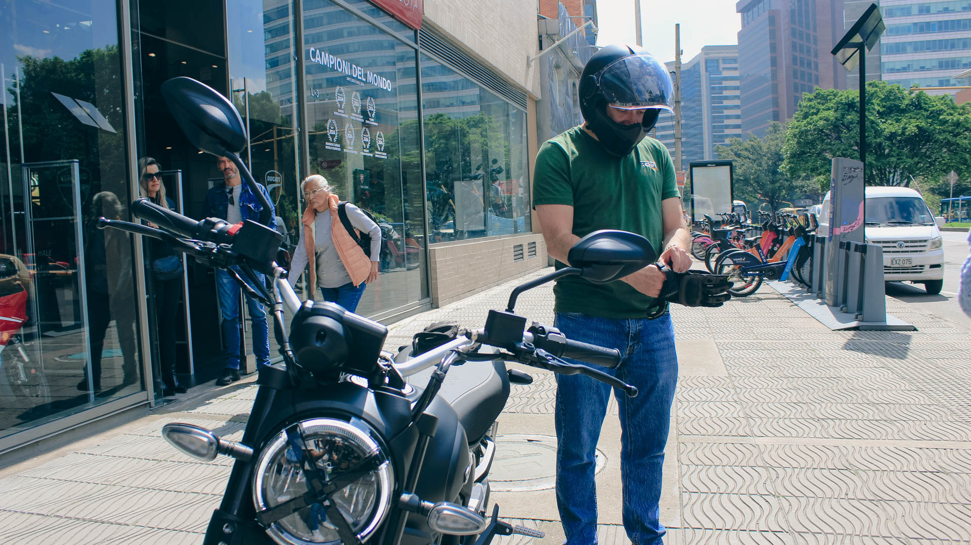 Moto de aventura Ducati Scrambler Icon Dark 2025