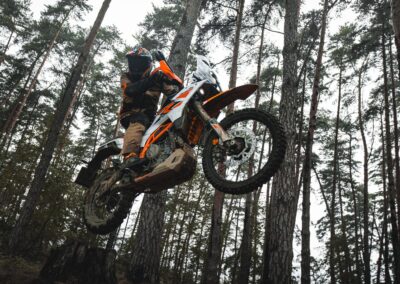 647234 MY25 KTM 390 ADVENTURE R 01 ACTION KTM 390 ADVENTURE range - BTA Magazine
