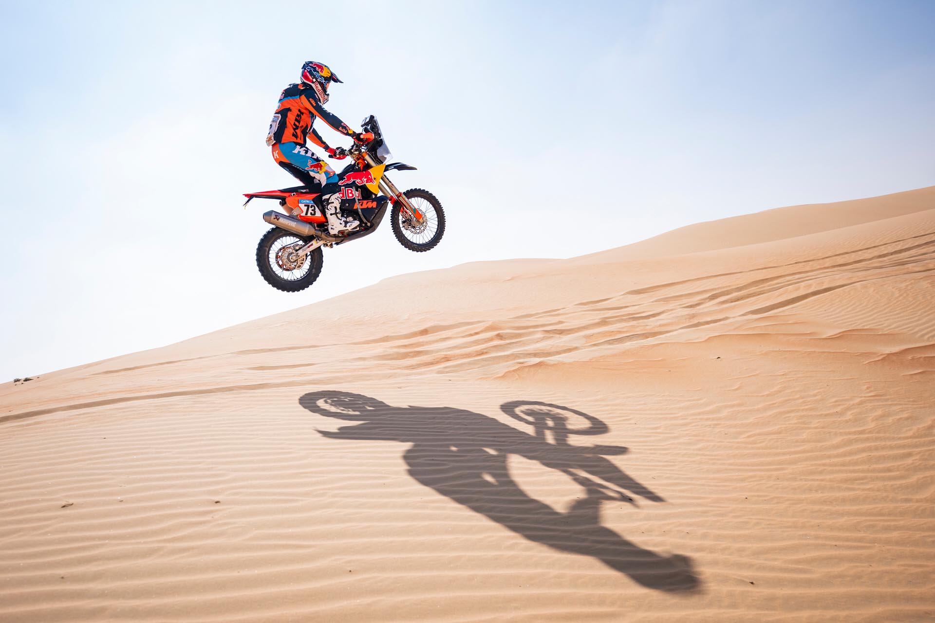 Piloto de KTM conquista el terreno más difícil en el rally adventure definitivo del mundo
