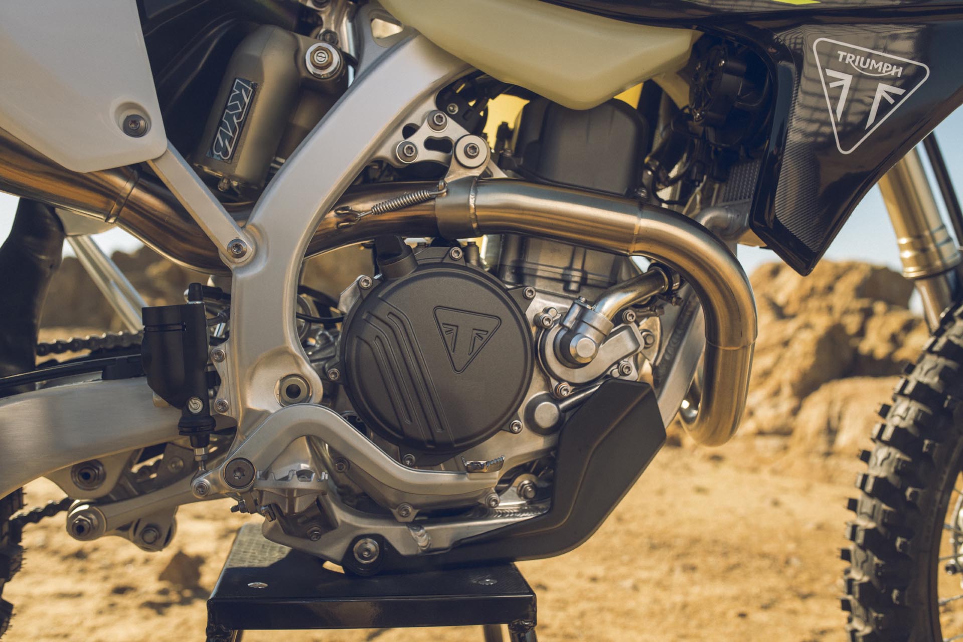 Triumph TF 250-E, Triumph TF 450-E, competición de Enduro, nuevas motos de enduro, motos de competición off-road, especificaciones TF250E, especificaciones TF450E, competición Triumph, EnduroGP 2025, lanzamiento off-road Triumph, motos de cross 2025, noticias Enduro, lanzamiento de motocicleta Triumph