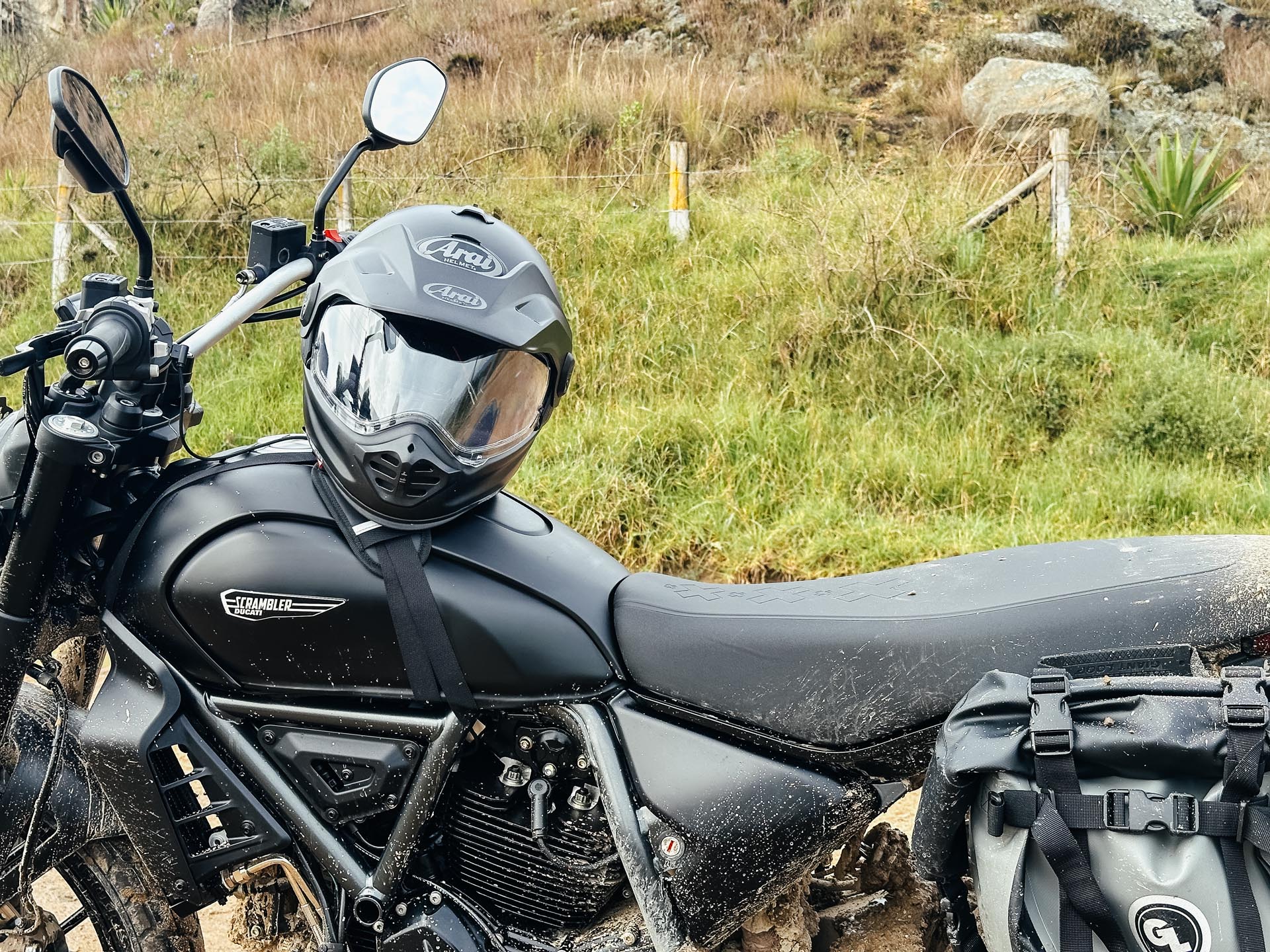 Motorcycle Adventure Gear Arai XD-5 Black Frost