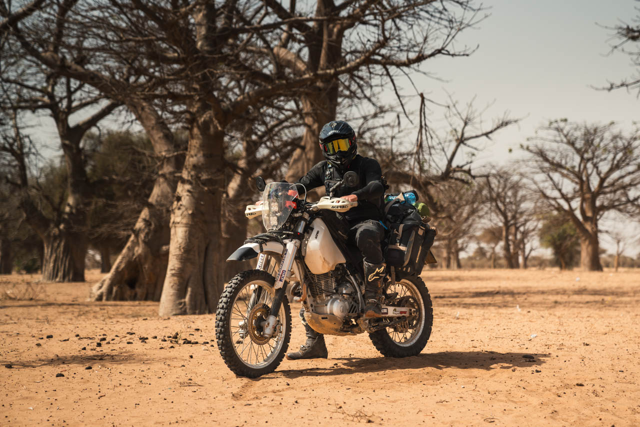 Aventura Solitaria en Moto por África desde el Atlas hasta el Atlántico