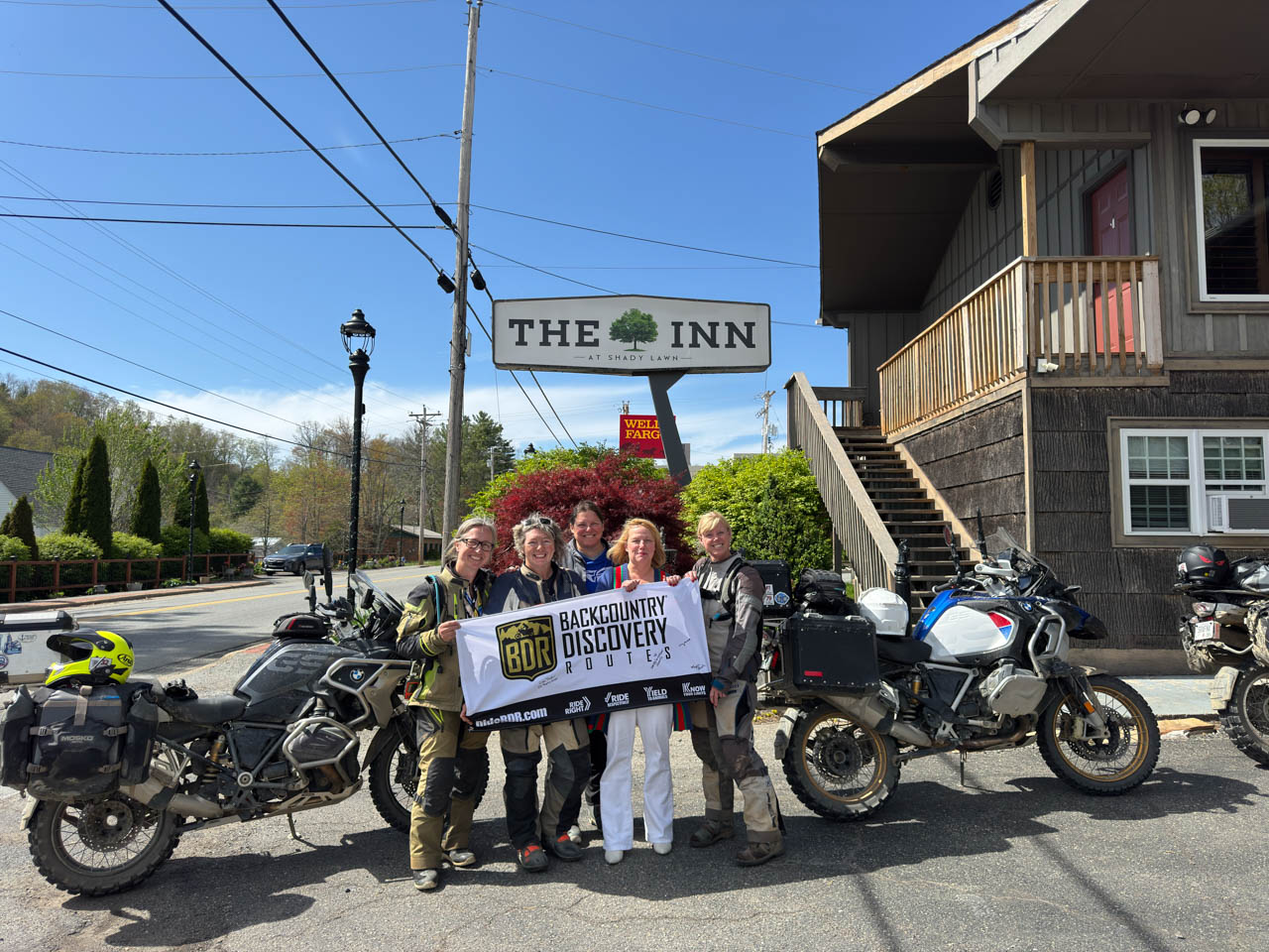 Hermanas de la ruta de motociclismo de aventura SEBDR