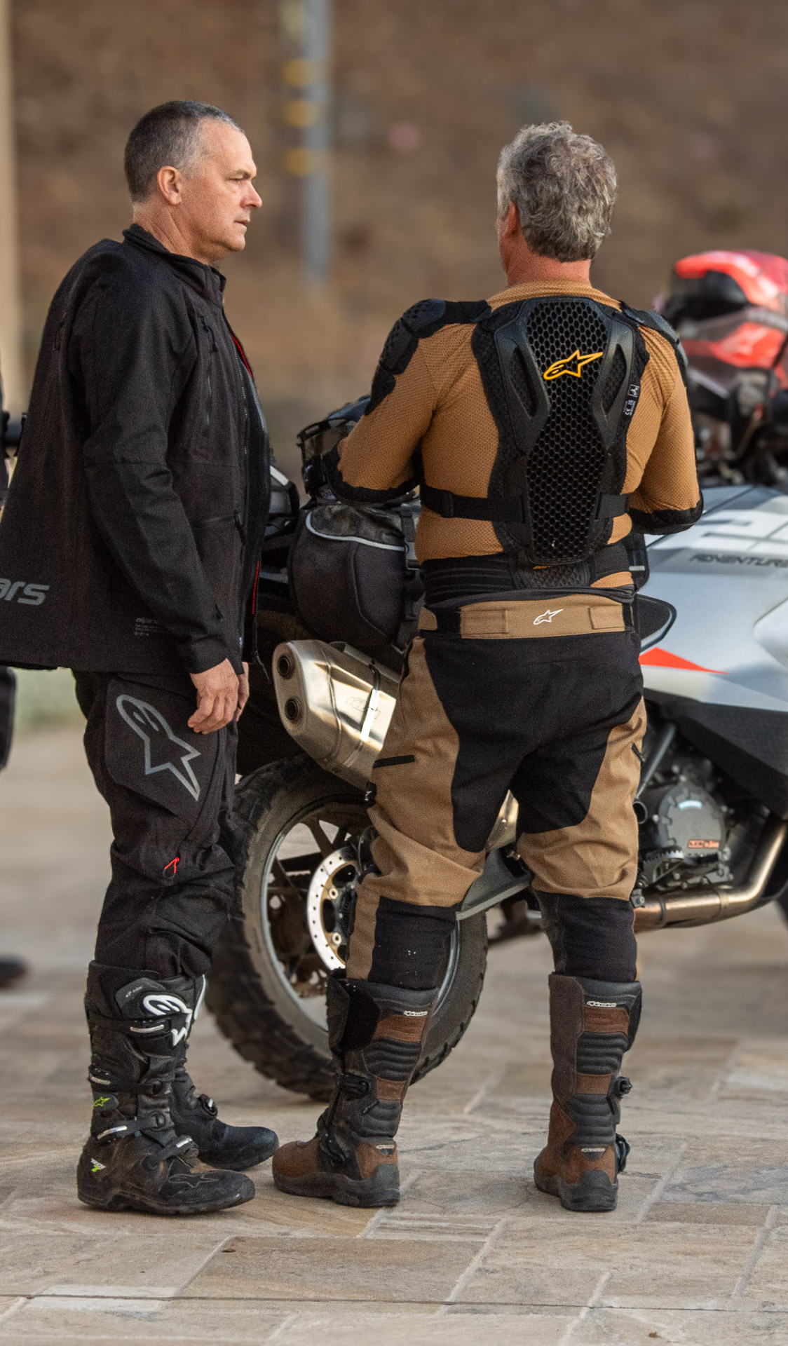 Alpinestars Bionic Action V2: Protección Ultraligera con Máxima Ventilación