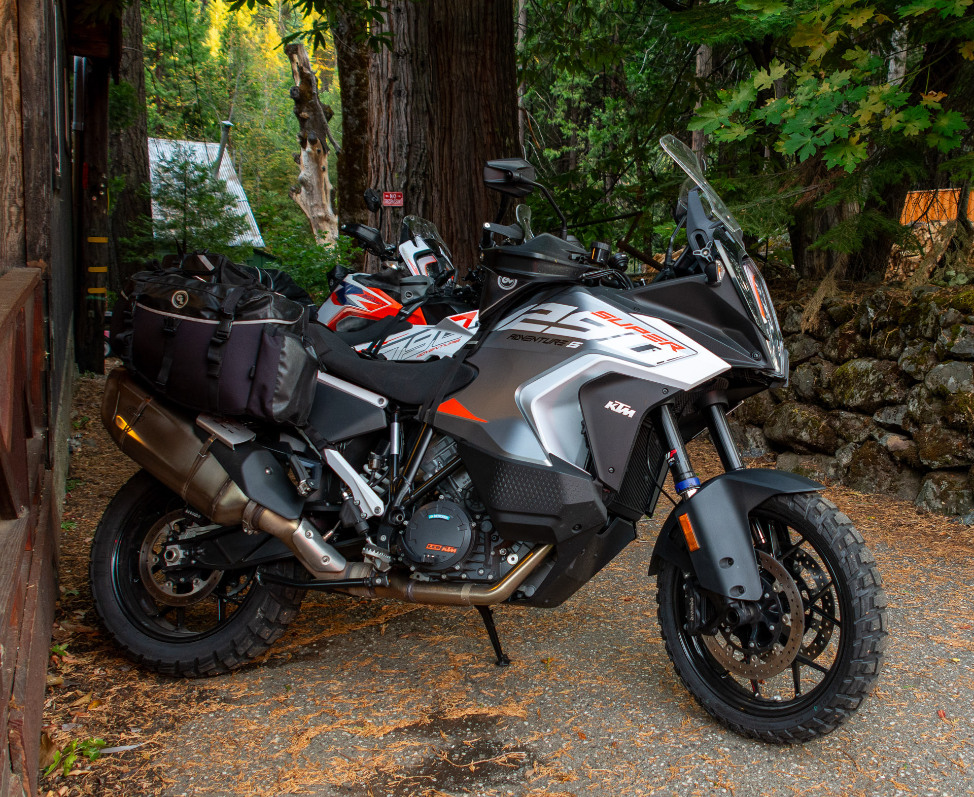 Dunlop Trailmax Raid: Un Verdadero Neumático 50/50 Construido para Pilotos de Aventura Exigentes