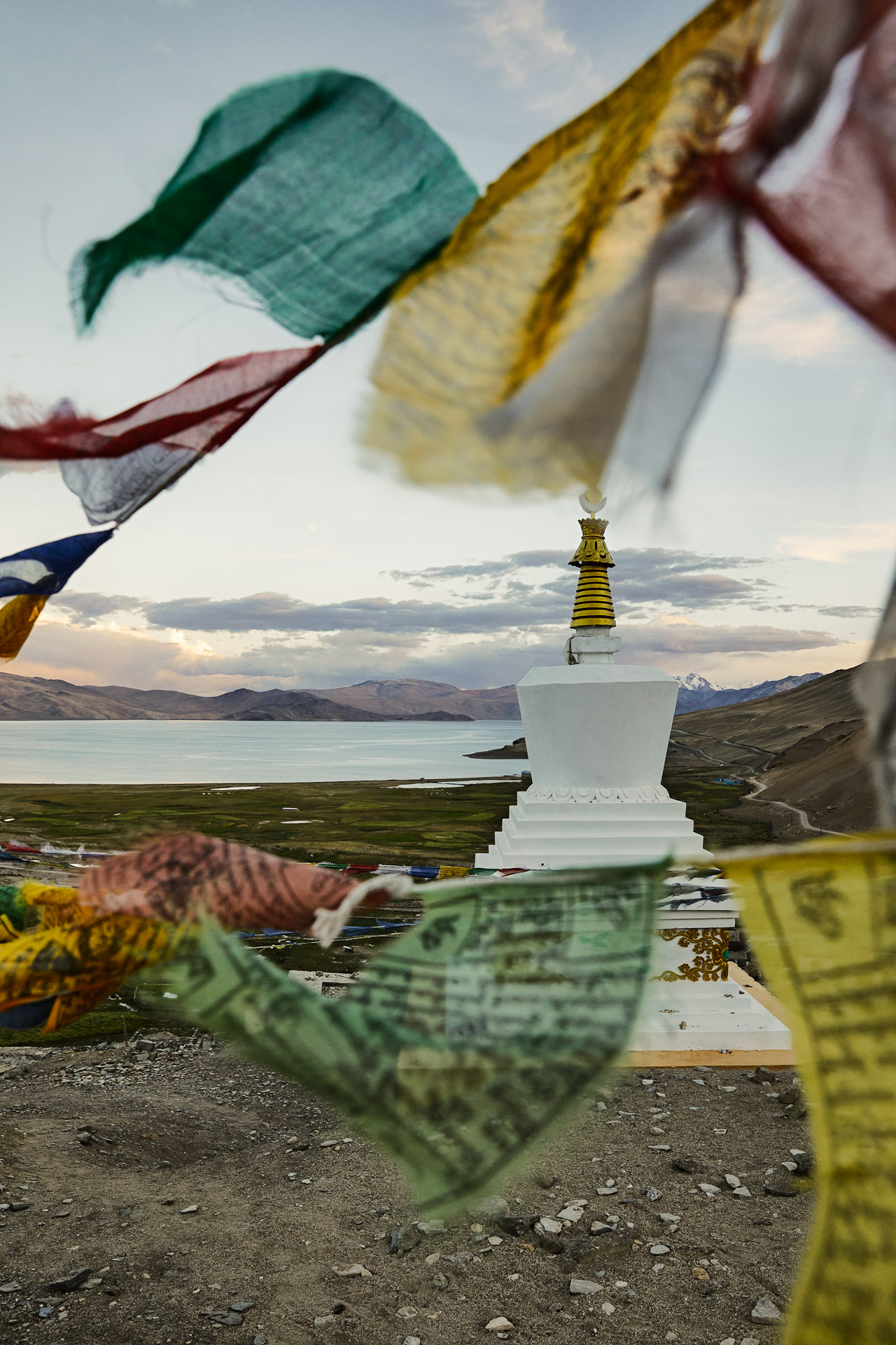 Ascendiendo a las Cumbres.<br />
Pilotando Motos a Través de las Sagradas Alturas de Ladakh<br />
