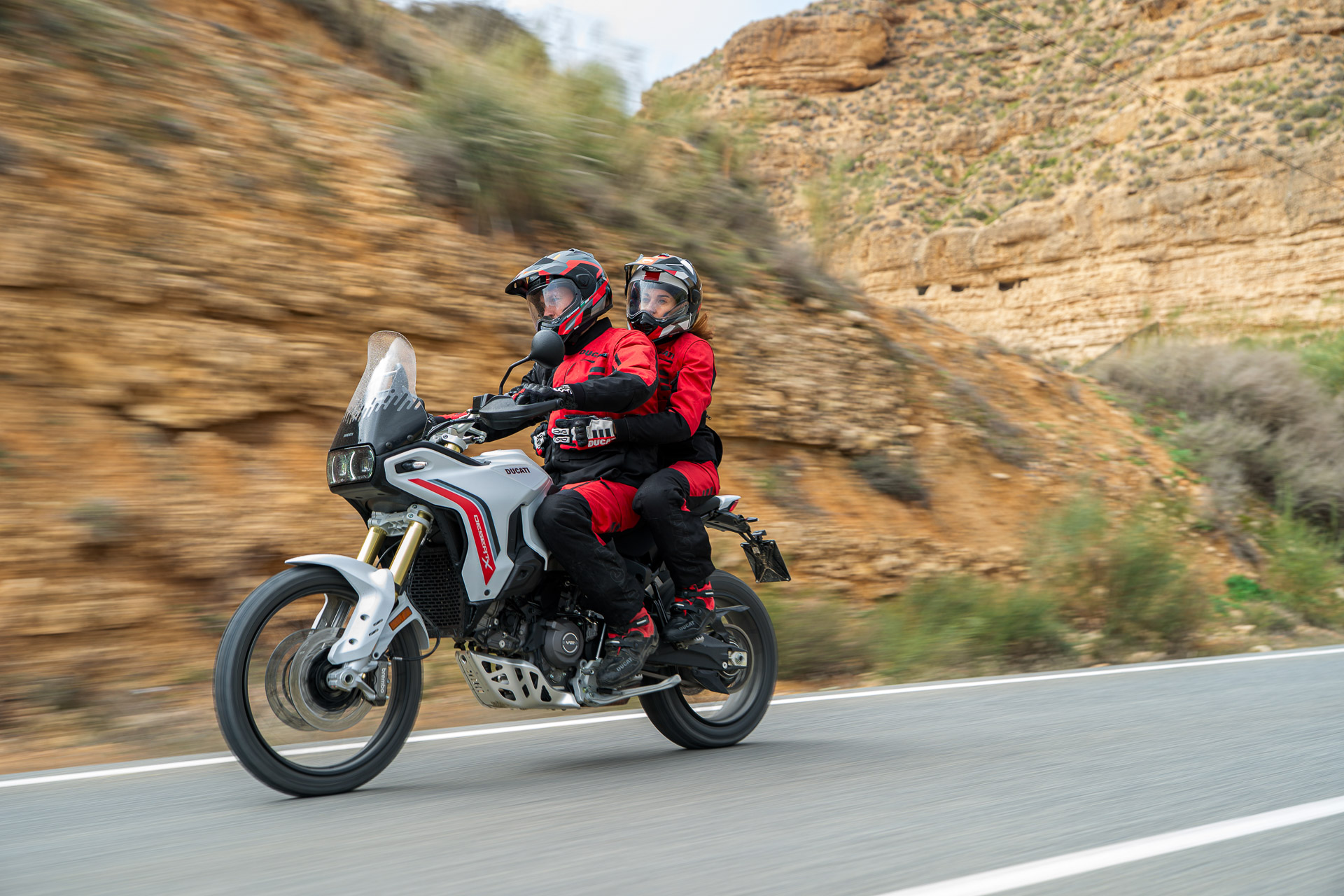 Ducati Desert X 2026 reseña moto big trail