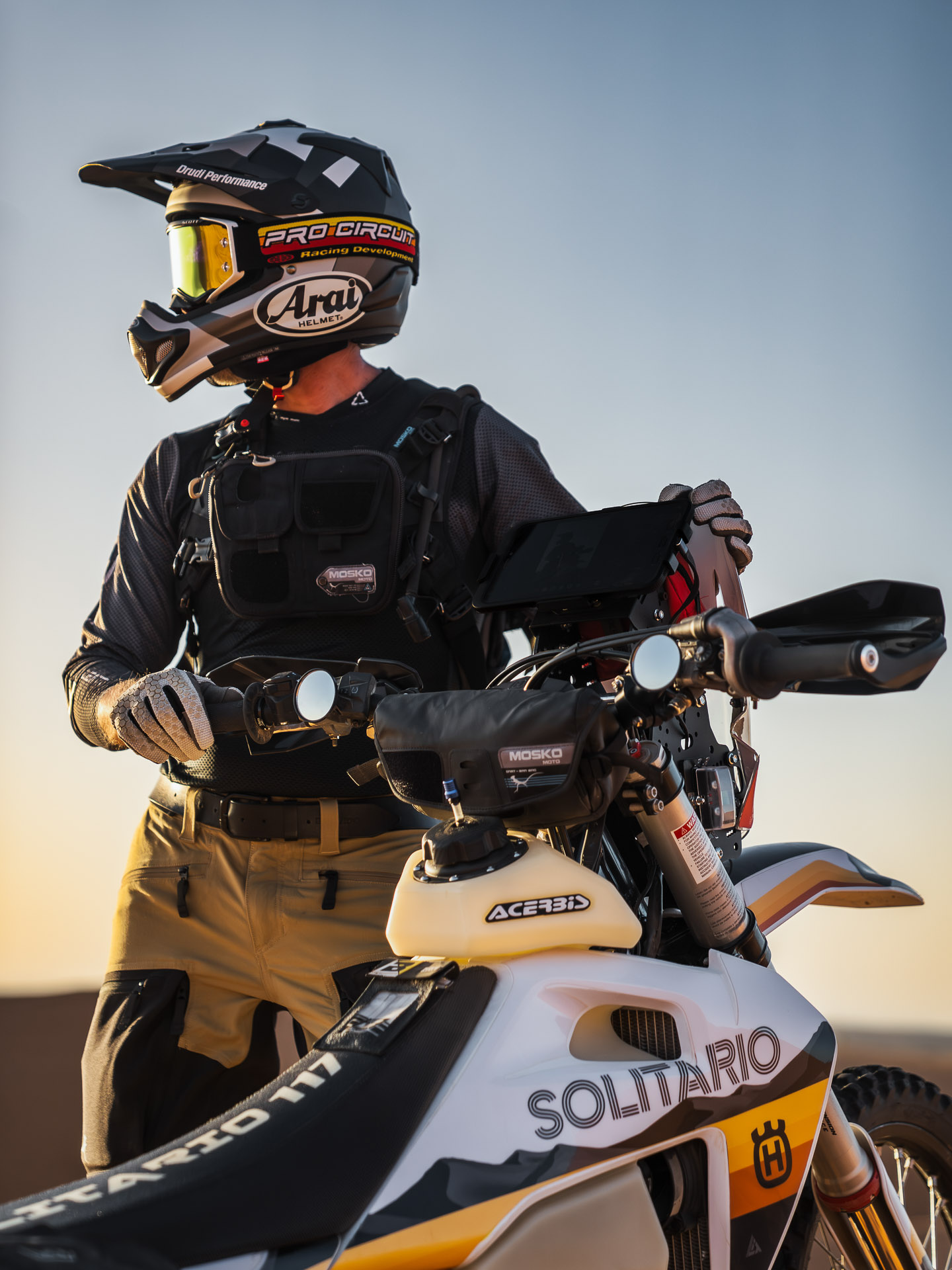 Arai MX-V EVO: Protección Diseñada para el Pilotaje Off-Road Serio | Reseña de BTA Magazine