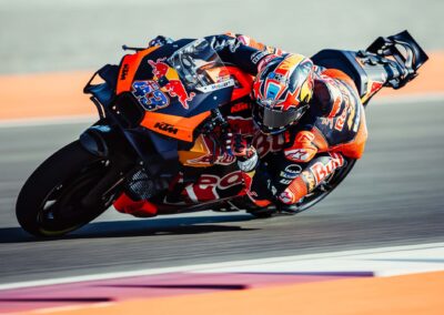 Brad Binder fine-tuning his KTM bike during the 2024 MotoGP™ pre-season test in Qatar