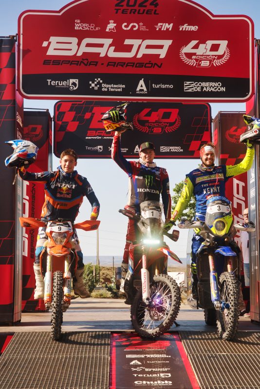 Tosha Schareina Makes History at the 40th Edition of the Baja Aragón