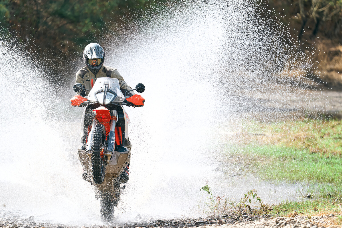 Big-trail motorcycle ktm 890 adventure r