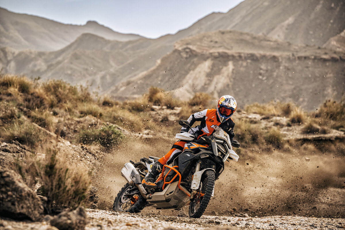 Big trail KTM Unleashes the 2025 1390 SUPER ADVENTURE R